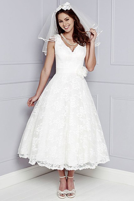 A Line Sleeveless V Neck Appliqued Tea Length Lace Wedding Dress With